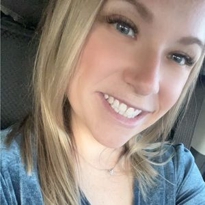 Meet your Posher, Stacie